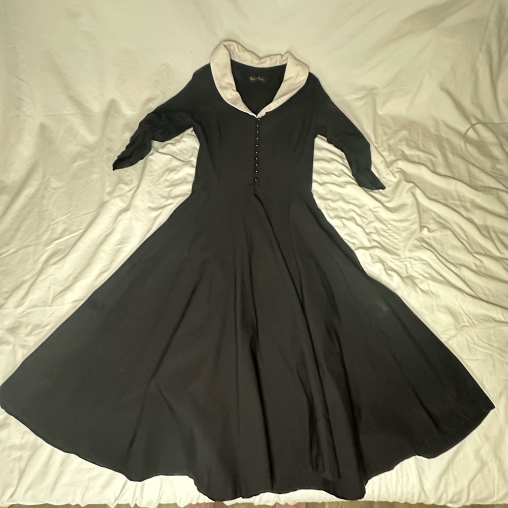 Chic Black Dress with White Collar